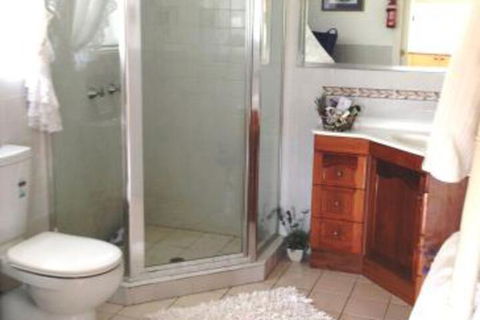 Milford Country Cottages - Brisbane 4u 5