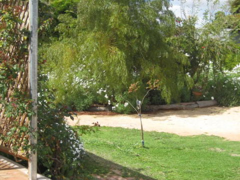 Amalie Cottage Waikerie Unit 1 - Tourism Brisbane 3