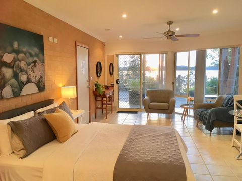 SilverWaters Waterfront Accommodation - Brisbane Tourism 1