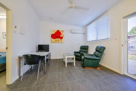 Getaway Villas Unit 38 2 1 Bedroom Self Contained Accommodation - Tourism Brisbane 5