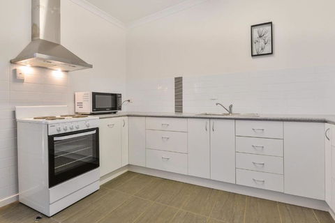 Getaway Villas Unit 38 2 1 Bedroom Self Contained Accommodation - Tourism Brisbane 2