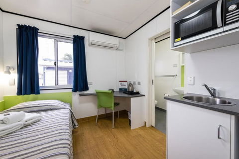 Jolly Swagman Acccommodation Park - Tourism Brisbane 5