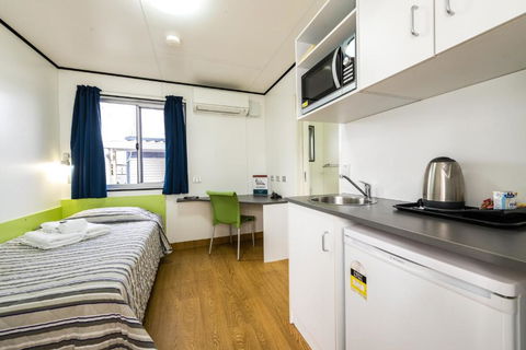 Jolly Swagman Acccommodation Park - Tourism Brisbane 2