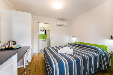 Jolly Swagman Acccommodation Park - Tourism Brisbane 3