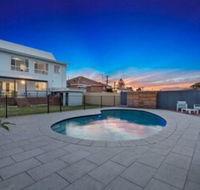 Waterview Beach house - Brisbane Tourism