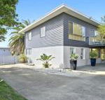 Middle Sea perfect for two families - Brisbane Tourism