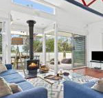 The Boathouse comfortable beachfront home - Brisbane Tourism