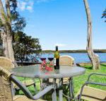 Sanctuary on the Bay fish or kayak from the yard - Brisbane Tourism
