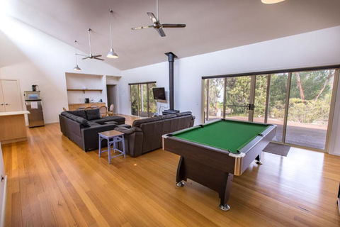 Acacia Lakehouse The Lake At Your Doorstep - Tourism Brisbane 6