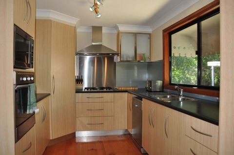 43 Double Island Drive Two Level Holiday Home With Swimming Pool. Located Close To Beach & CBD - Tourism Brisbane 1