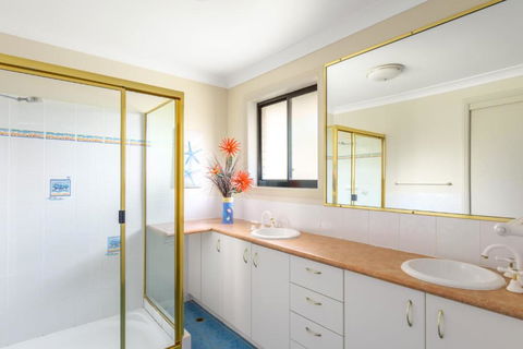 2 / 80 Cooloola Drive Comfortable & Cosy Unit Enjoying Ocean Views & Views To Fraser Island - Tourism Brisbane 2