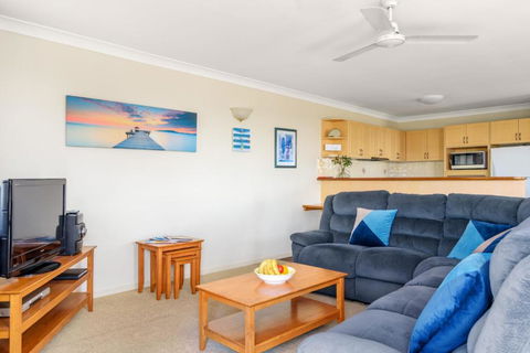 2 / 80 Cooloola Drive Comfortable & Cosy Unit Enjoying Ocean Views & Views To Fraser Island - Tourism Brisbane 3