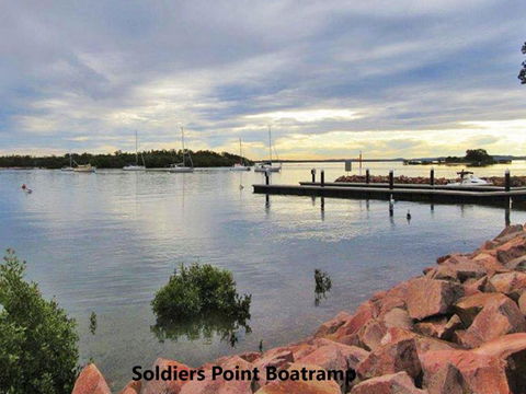 13 Harbourside 3 7 Soldiers Point Road Fantastic Waterfront Unit - Tourism Brisbane 3