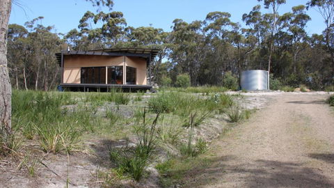 BAY Of FIRES ECO HUT Off Grid Experience At Binalong Bay - Tourism Brisbane 1