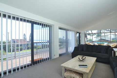 Sea Ann Lennox Head WiFi - Tourism Brisbane 5