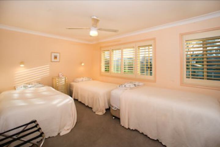 Yadboro NSW Tourism Brisbane