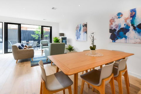 BOUTIQUE STAYS Murrumbeena Place 2 - Tourism Brisbane 6
