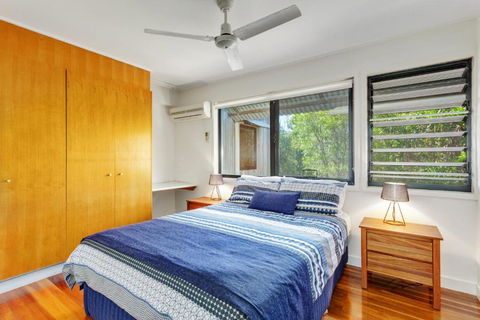 Surfside Beach House 17 Rainbow Shores Swimming Pool 2 Minute Walk To Beach Air Conditioning Relax Here - Tourism Brisbane 2