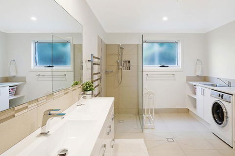 Hillcrest Views Of Wagonga - Tourism Brisbane 6