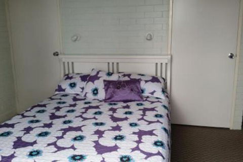 By The Sea Unit 3 13 Esplanade Kings Beach - Tourism Brisbane 3