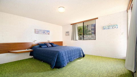 By The Sea Unit 4 13 Esplanade Kings Beach - Tourism Brisbane 4