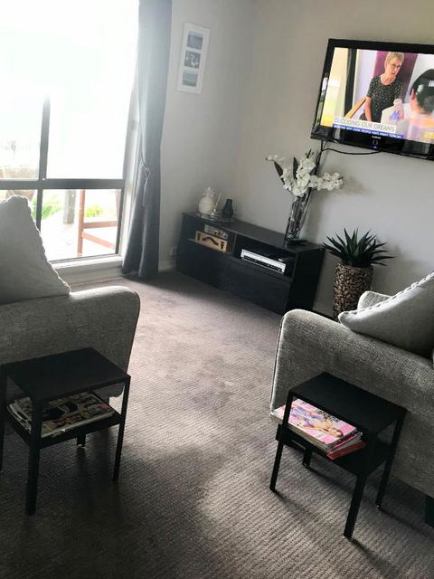 Pine View Holiday Rental - Tourism Brisbane 1
