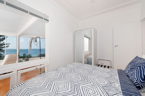 Sand Beach House Breathtaking View & Amazing Position Directly Opposite The Beach! - Tourism Brisbane 6