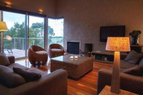 THE Lake House - Surf Side - Brisbane 4u 2