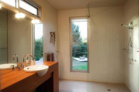 THE Lake House - Surf Side - Brisbane 4u 3