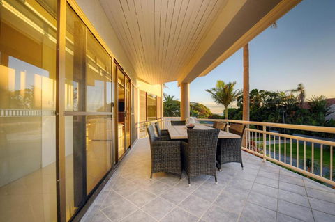 BEACHSIDE MANOR Walk To The Beach - Tourism Brisbane 2