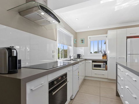 HILLTOP HAVEN In MOLLYMOOK - Brisbane 4u 1