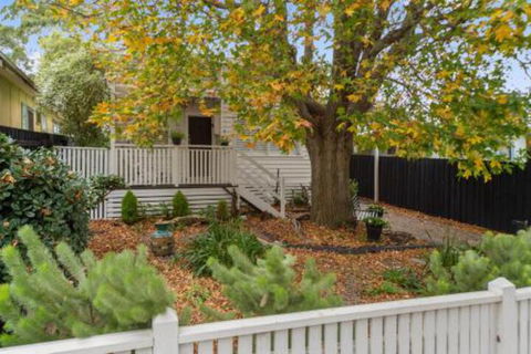 Amber Cottage Luxury Seaside Retreat With Outdoor Spa! - Tourism Brisbane 6