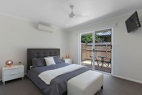 Whitsunday Palms - Tourism Brisbane 3