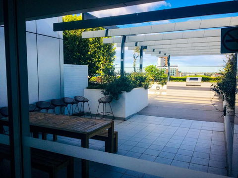 Modern Clean Luxury At The Right Price..... - Tourism Brisbane 1