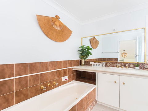 Waterfront At Point Road - Tourism Brisbane 1