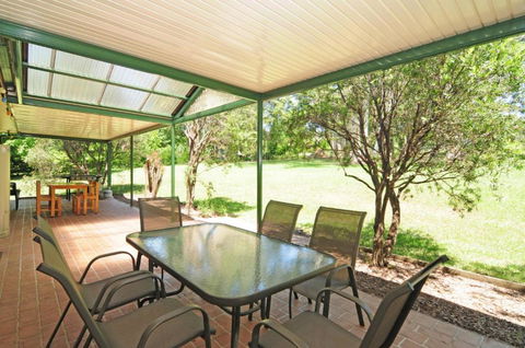 Valley Haven 3 Bedrooms Close To The Village! - Brisbane 4u 2