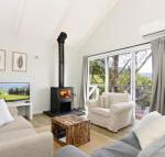 Treetops Newly renovated in the village - Tourism Brisbane