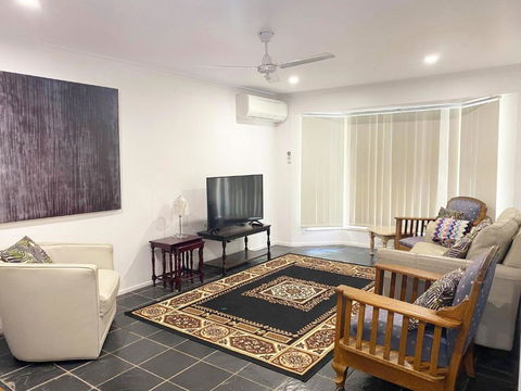 Woorim Secluded Palms Cottage - Brisbane Tourism 6
