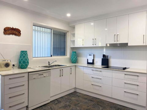 Woorim Secluded Palms Cottage - Brisbane Tourism 2
