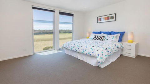 ST ANDREWS BEACH APARTMENT 4.02 - Tourism Brisbane 3