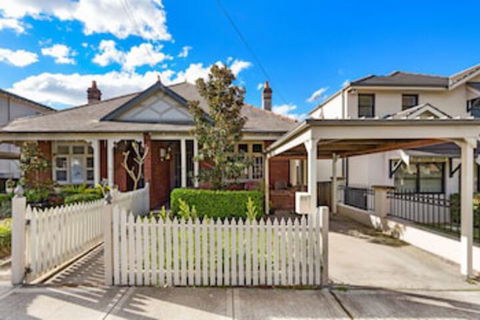 Drummoyne 3 Bedroom Home (62ALE) - Brisbane 4u 0