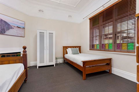 Drummoyne 3 Bedroom Home (62ALE) - Brisbane 4u 4