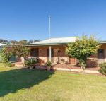 Cudgee quaint cottage with separate cabin - Tourism Brisbane