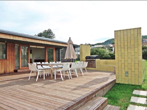 Prime Position Across From Seven Mile Beach - Tourism Brisbane 5
