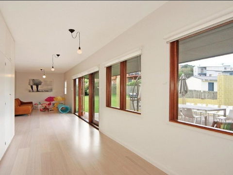 Prime Position Across From Seven Mile Beach - Tourism Brisbane 4