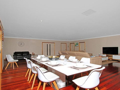 Sandlewood Breeze Spacious Entertainer - Tourism Brisbane 2
