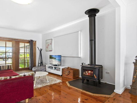 Sea Shack Renovated 1950s Beach House - Tourism Brisbane 6