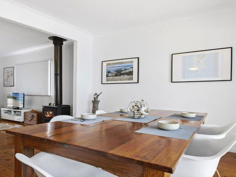 Sea Shack Renovated 1950s Beach House - Tourism Brisbane 4