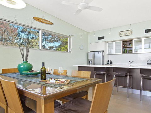 Serene Spacious Air Conditioned Accommodation - Tourism Brisbane 4