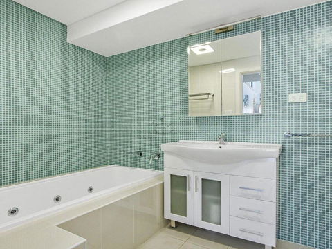 Serene Spacious Air Conditioned Accommodation - Tourism Brisbane 2